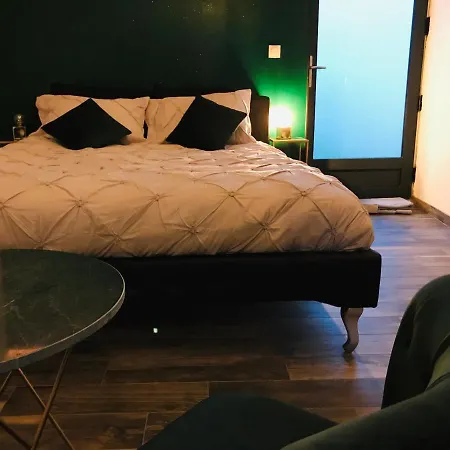 Amo'hote Elegance & * Les Sorinières